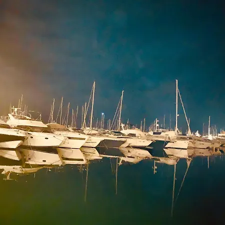 Victory Yacht 船上ホテル ボーリュ・シュル・ メール